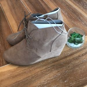 🔥 Universal Thread ‘Bessie’ Booties